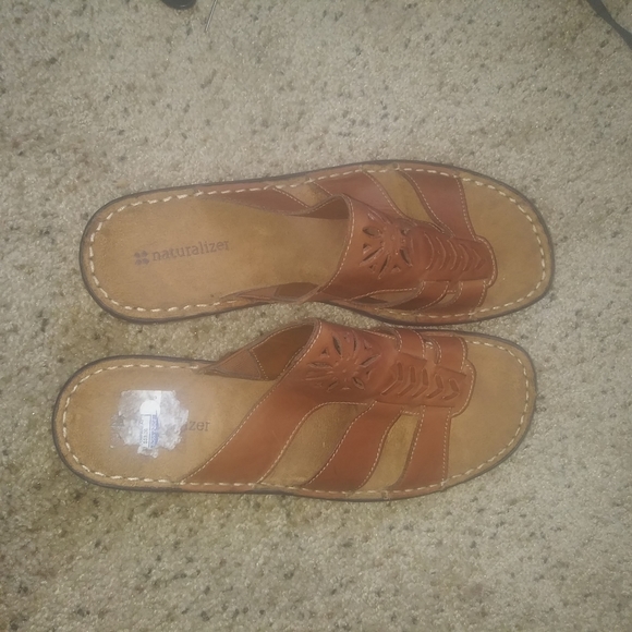 Naturalizer Leatger Sandals - Picture 2 of 7